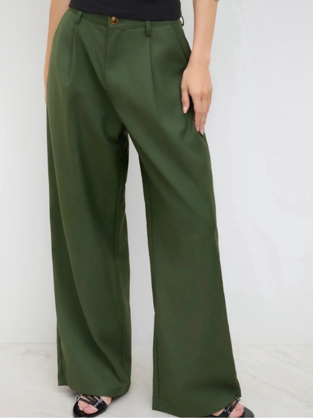 Wide-Leg Trousers in Olive Green